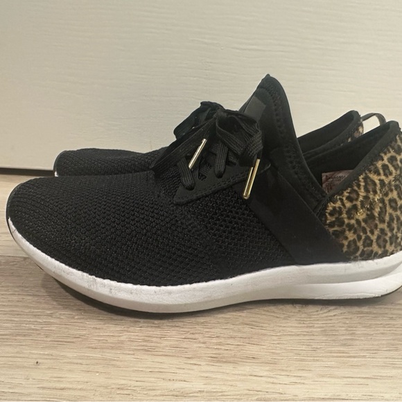 Women's Fuel Core NERGIZE Leopard Walking Sneakers New Balance - Picture 3 of 6